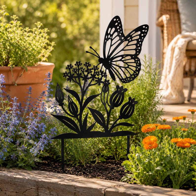 Piquet de jardin en métal noir avec papillon pour parterres de fleurs et jardins de cottage